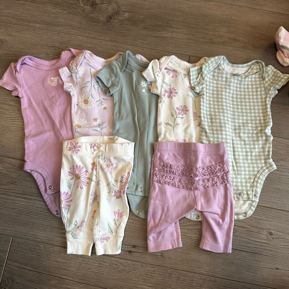 💟 BOGO! Carter’s NB baby girl bodysuits and pants bundle purple, green, floral